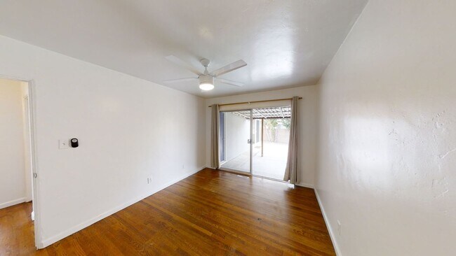 Building Photo - Nice Patio, Private Yard on Mary Lane! (Le...