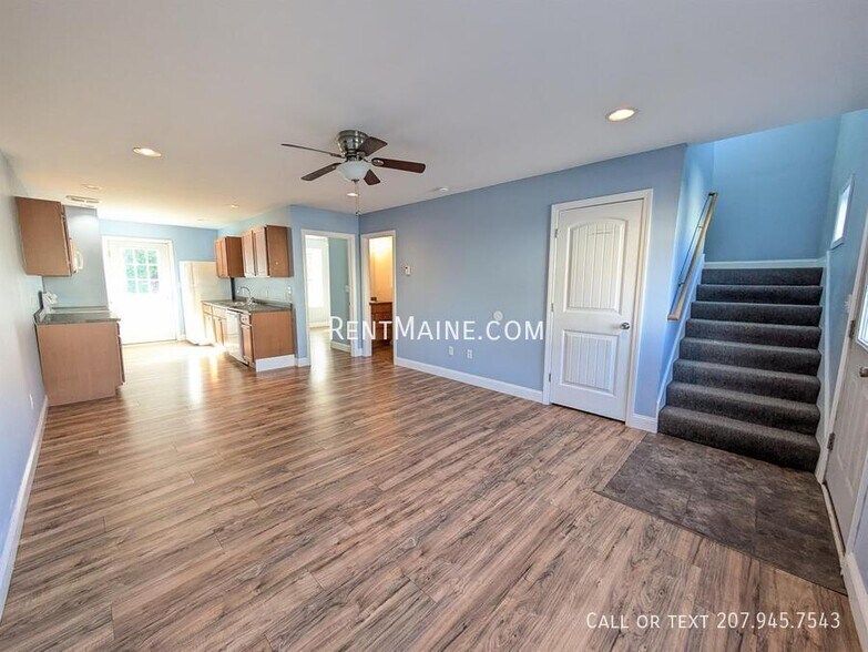 Building Photo - 13 Basketball Ct