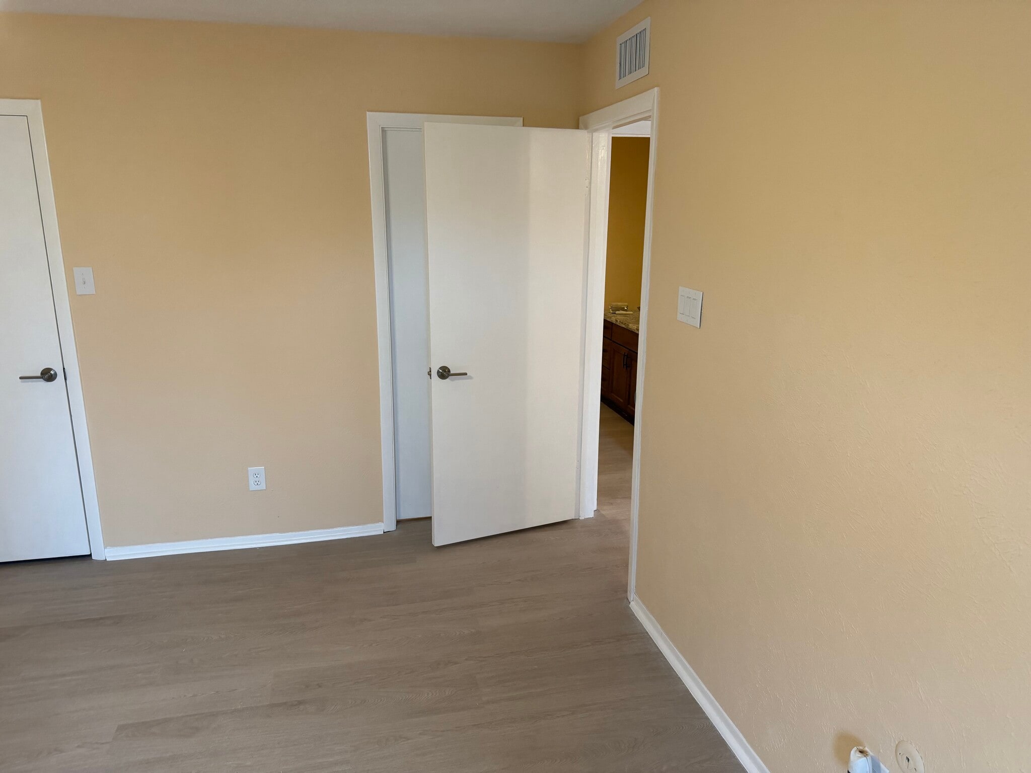 Building Photo - 5001 Lamonte Ln