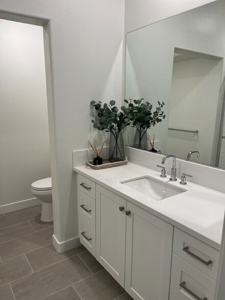 Building Photo - 279 Carmona