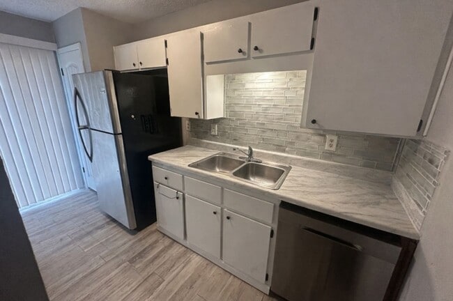 Building Photo - AVAILABLE NOW; APPLY AT OUR WEBSITE TODAY!