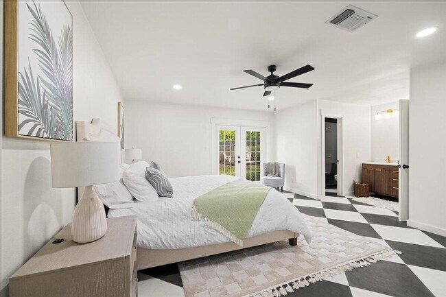 Building Photo - 403 Cheyenne Cir