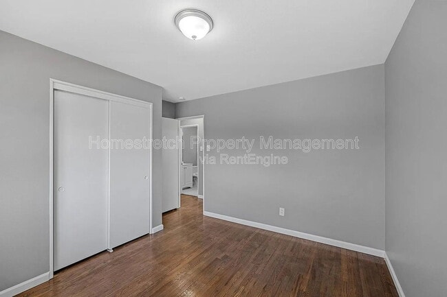 Building Photo - 250 Coteau Ln