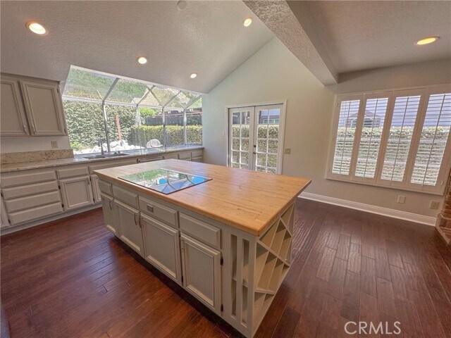 Building Photo - 26595 Sierra Vista