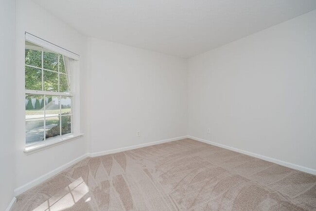 Building Photo - Beautifully Updated Carmel Ranch in Haverstick – Walk to Prairie Trace!