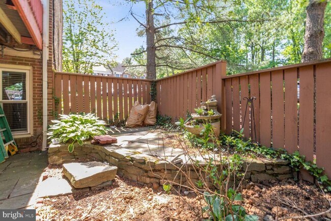Building Photo - 7435 Crestberry Ln