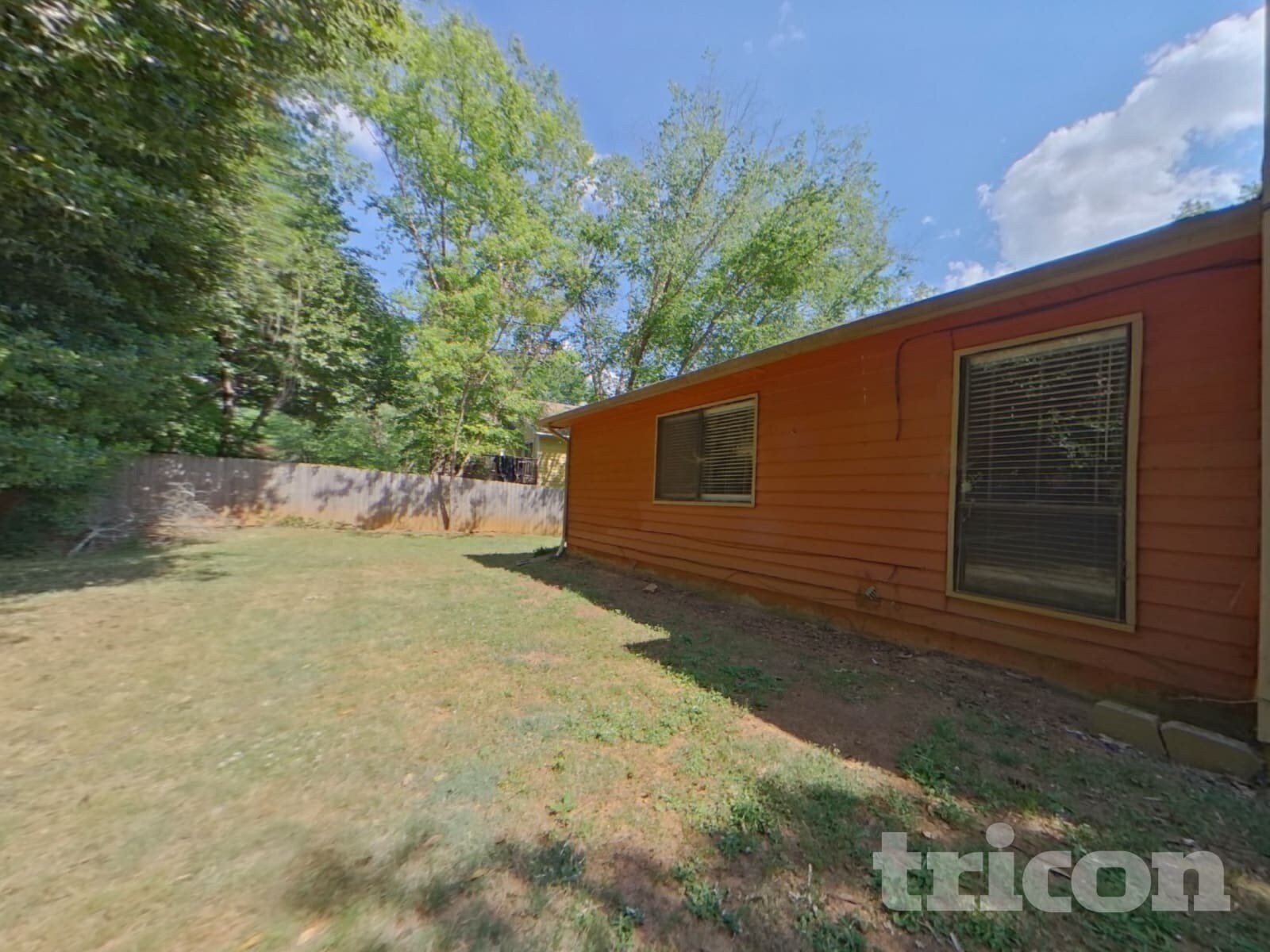 Building Photo - 9980 Lake Forest Way