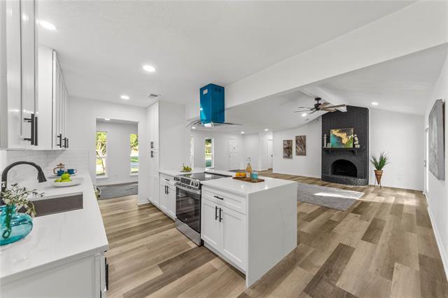 Building Photo - 2405 Roundrock Trail