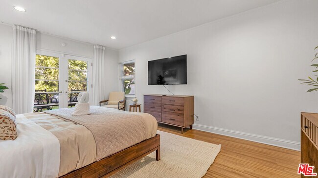 Building Photo - 10575 Holman Ave