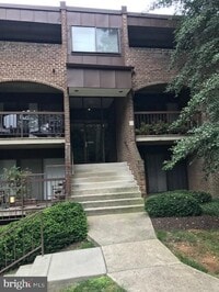 Building Photo - 11232 Chestnut Grove Square