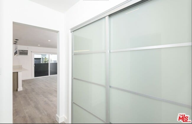 Building Photo - 1261 Laurel Ave