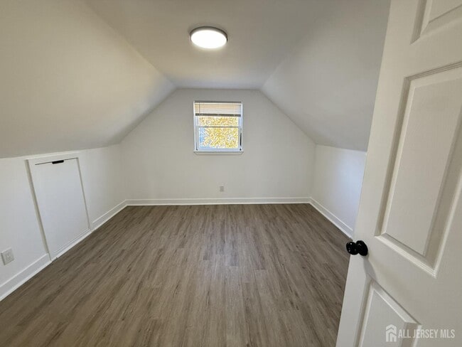 Building Photo - 1060 Terrace Blvd