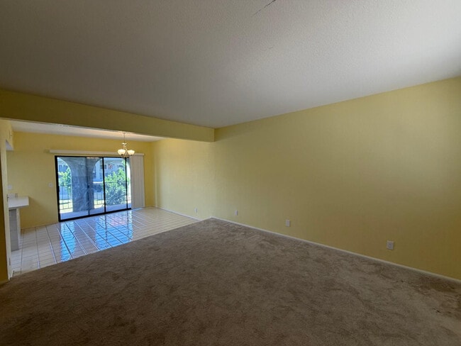 Building Photo - 2524 S El Paradiso