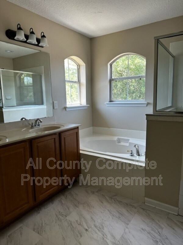 Building Photo - 4095 Pebble Brooke Circle South