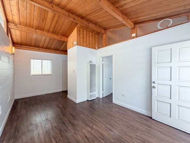 Building Photo - 313-317 Highland- LT