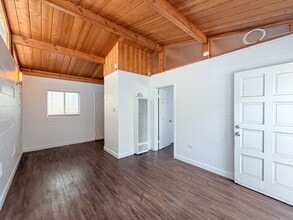 Building Photo - 313-317 Highland- LT