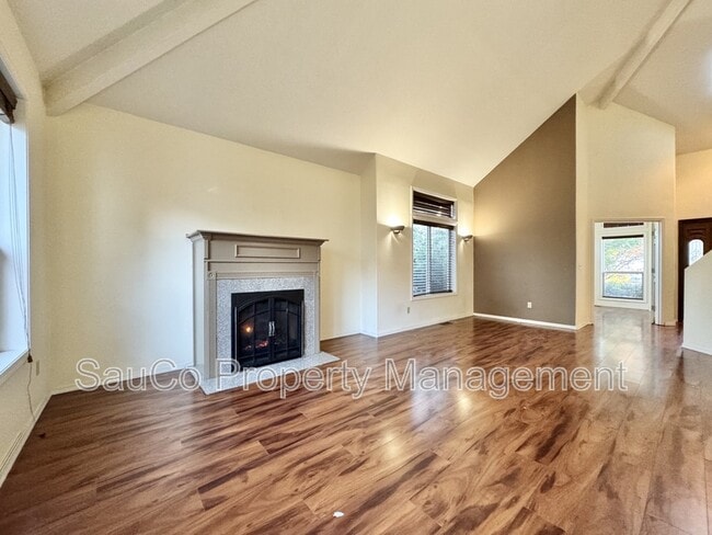 Building Photo - 351 SE 58th Ct