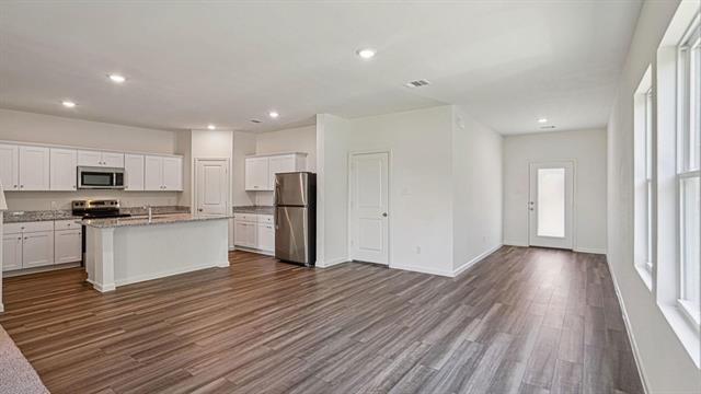 Building Photo - 6076 Mojave Dr