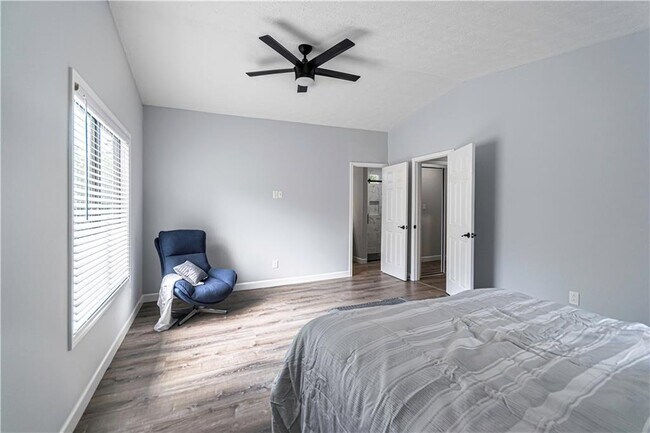 Building Photo - 986 Bramwell Ln