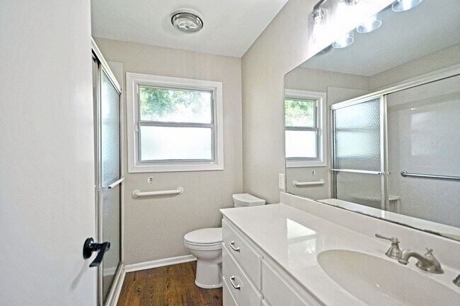 Building Photo - 671 W Merriweather St