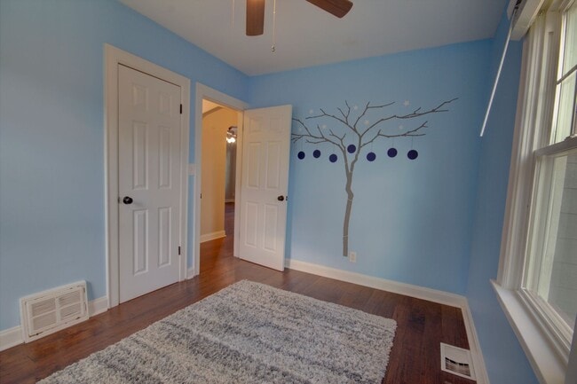 Building Photo - Cute 3 Bed Home