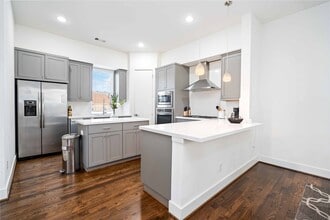 Building Photo - 2004 Rosedale St