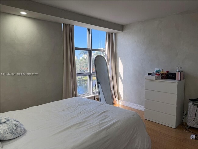 Building Photo - 19101 NE 36th Pl