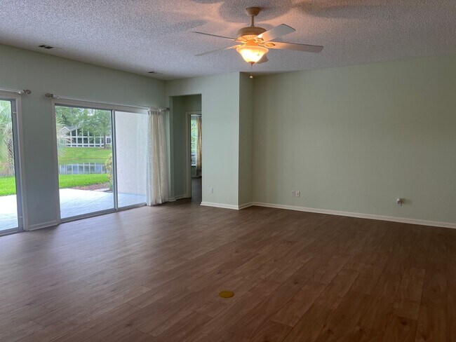 Building Photo - Beautifully Maintained Sun City Home!