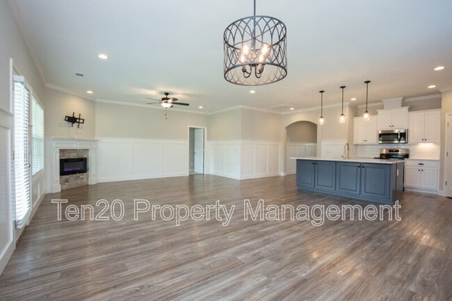 Building Photo - 9827 Yellow Pine Rd