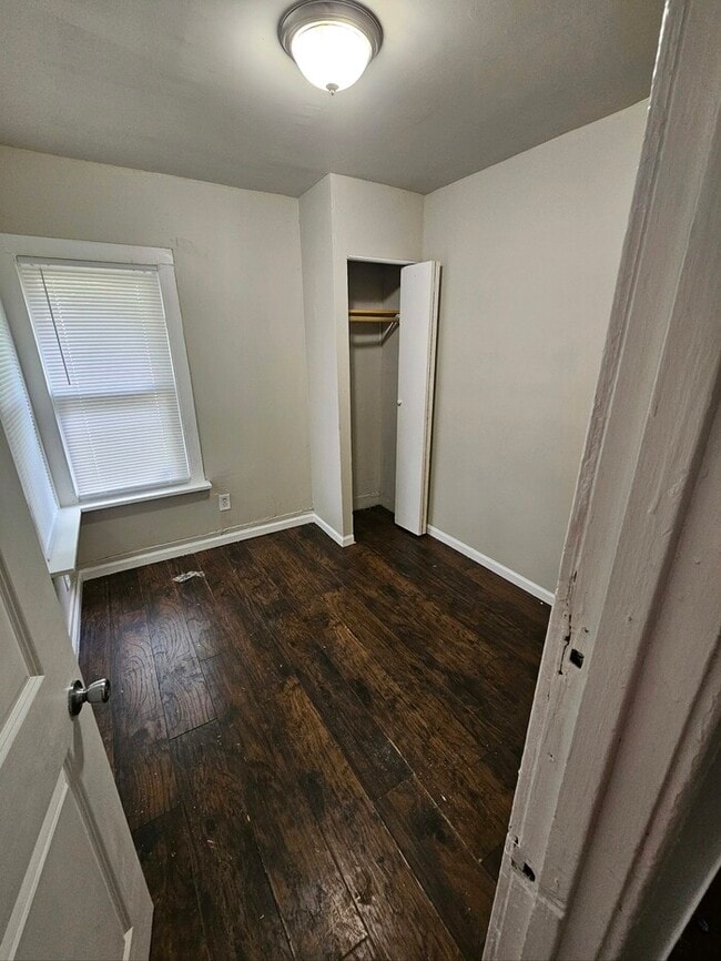 Building Photo - Beautiful new rehabbed home