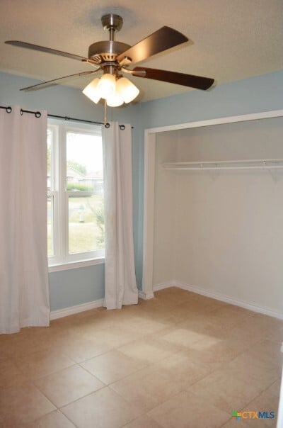 Building Photo - 2505 Hemlock Dr