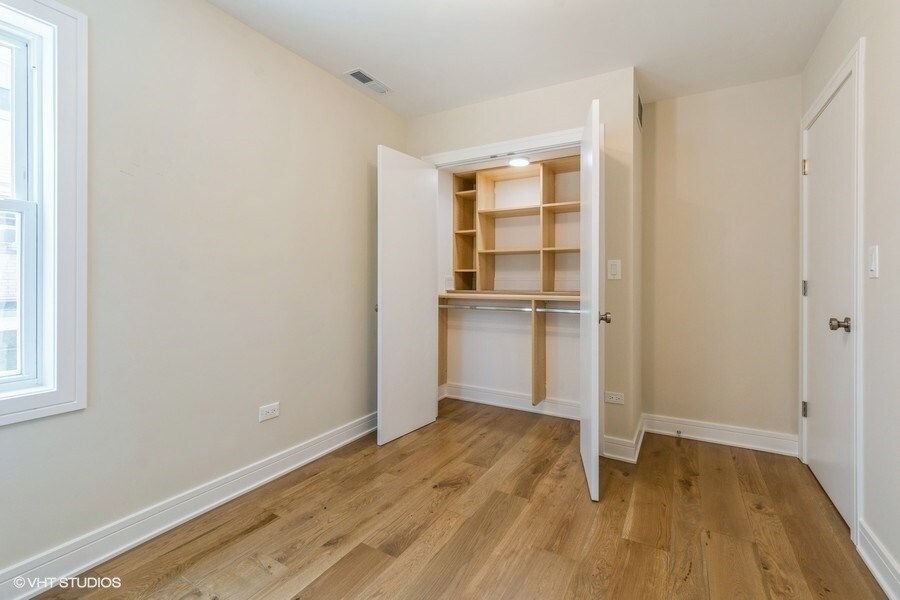 Building Photo - 7026 W Diversey Ave