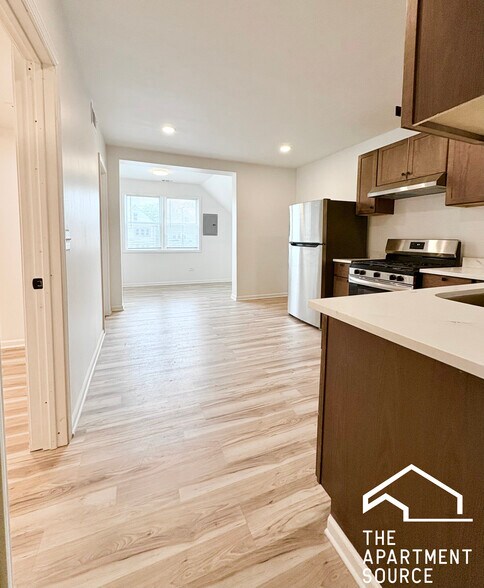 Building Photo - 3140 N Kimball Ave