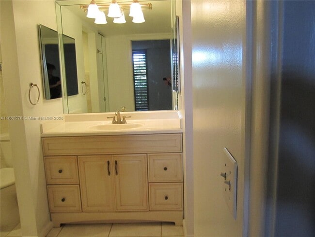 Building Photo - 1350 River Reach Dr