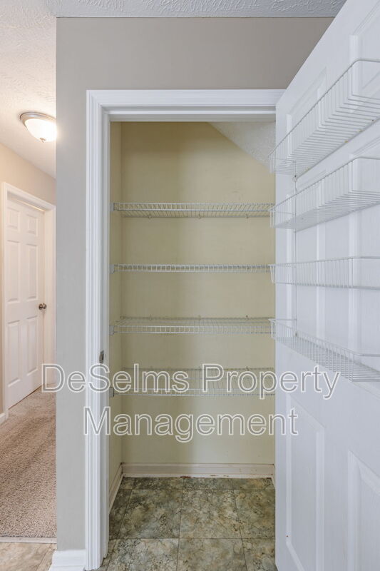 Building Photo - 236 Burgandy Hill Rd