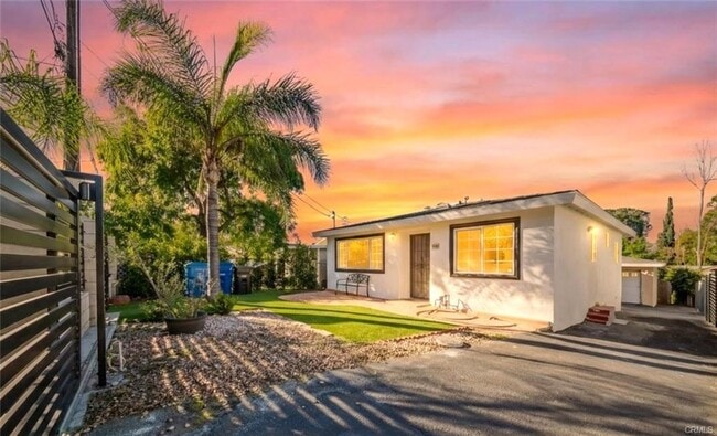 Building Photo - 10431 Las Lunitas Ave