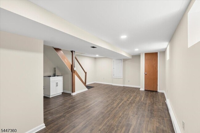 Building Photo - 1212 Burnet Ave