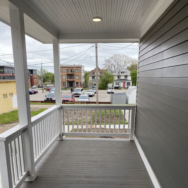 Building Photo - 1345 7th St