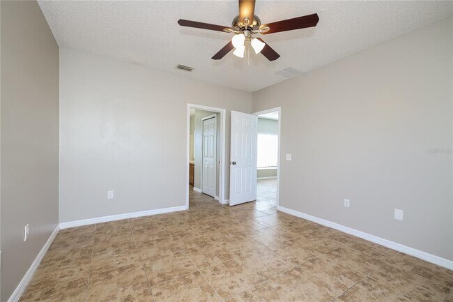 Building Photo - 446 Spike Ct
