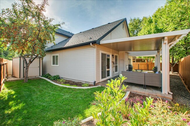 Building Photo - IMMACULATE UPDATED N MERIDIAN HOME W/COMMU...