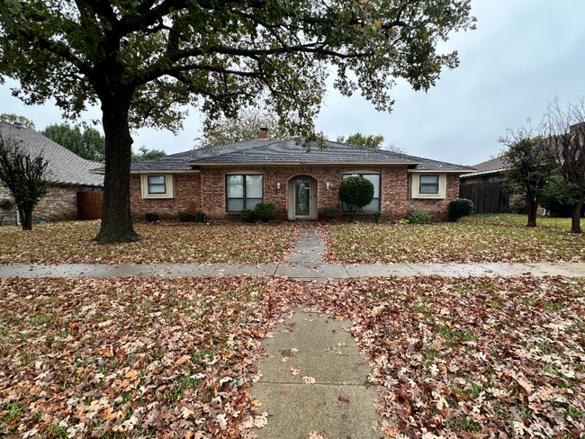 Building Photo - 4821 S Country Club Rd