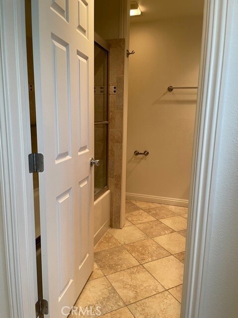 Building Photo - 733 Lake St