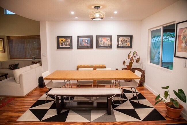 Building Photo - 20 Puukai Pl