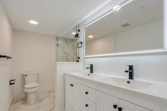 Building Photo - 200 Ocean Trail Way