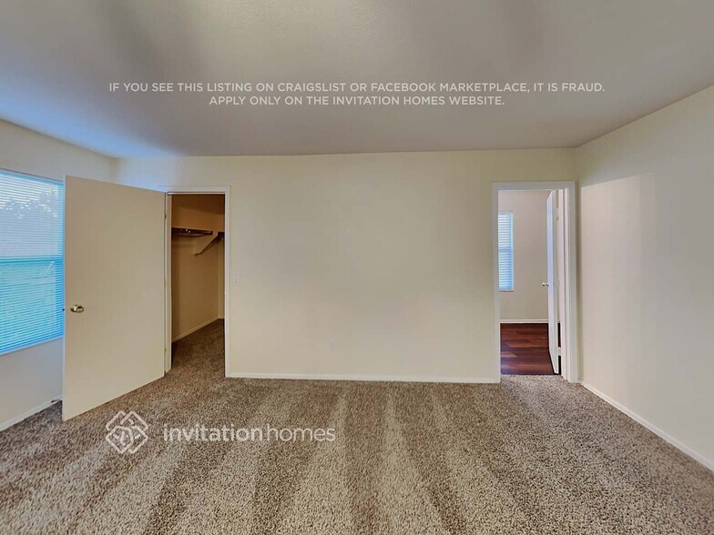Building Photo - 2415 E Palm Beach Dr