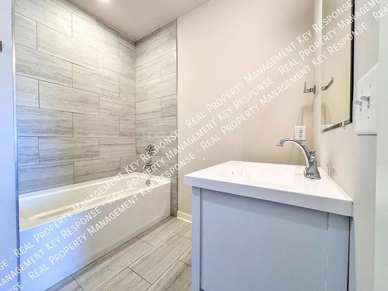 Building Photo - 3619 Hydes Ferry Rd