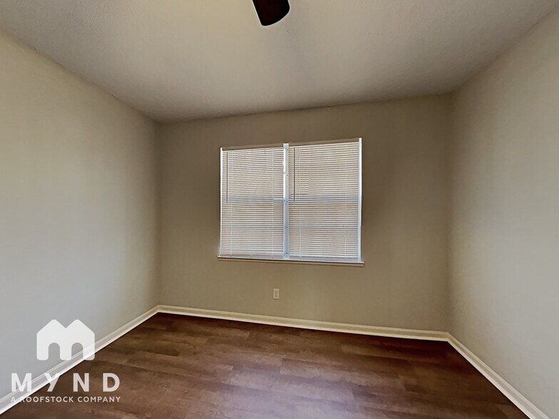 Building Photo - 5967 Shane Cir