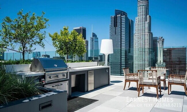 Building Photo - 400 S Broadway