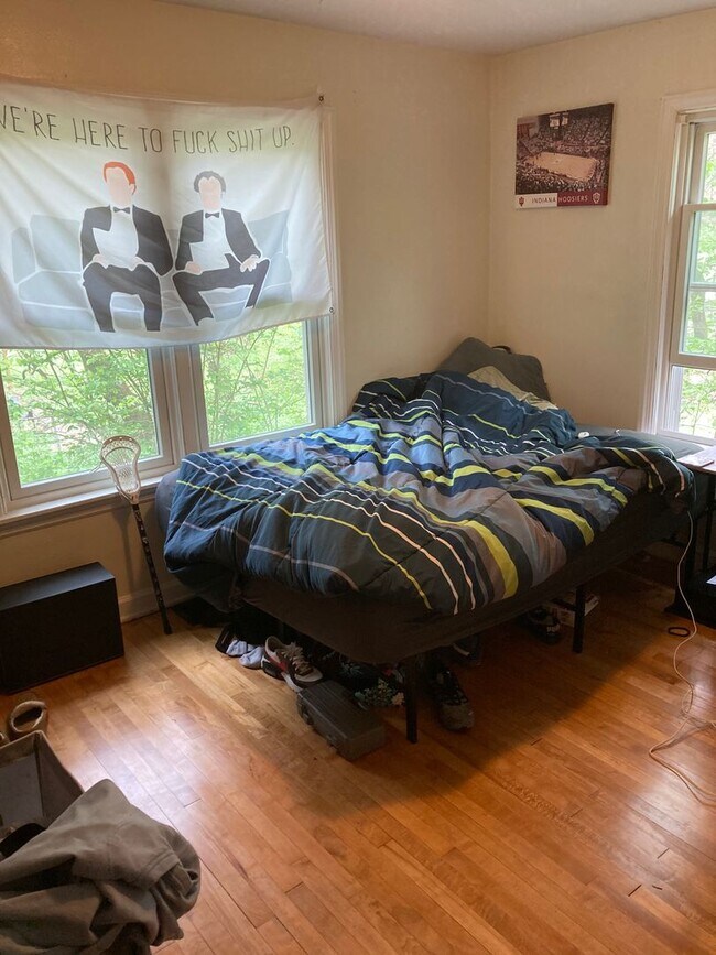 Building Photo - 3 bedroom, 1 bath House: Available August ...