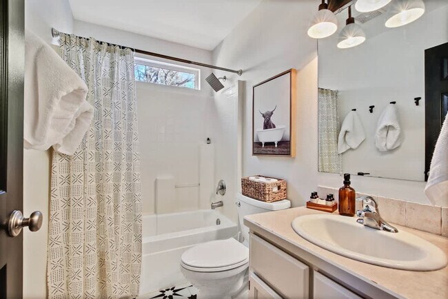 Building Photo - 14498 W Sedona Dr